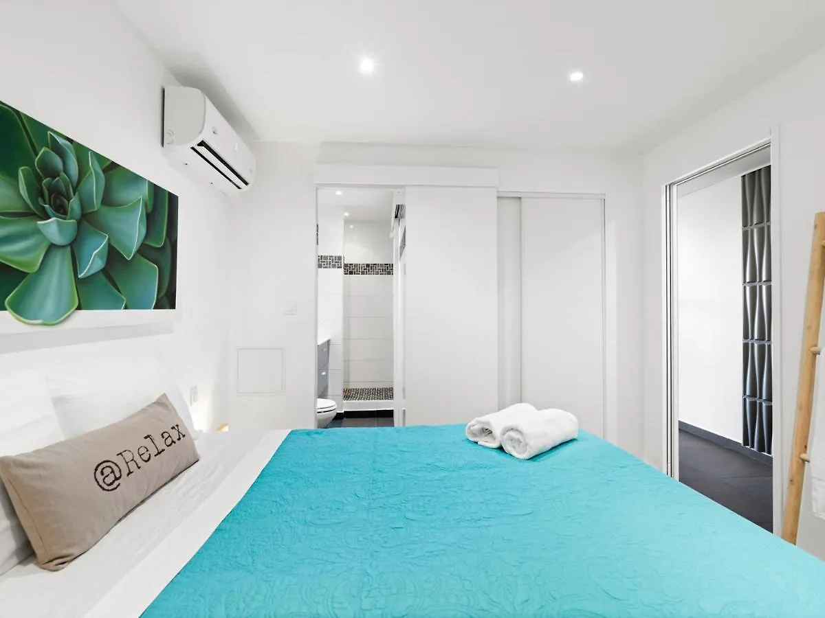 Apartment Newly Renovated 1 Bedroom Condo With Amazing Seaview! Beachfront Pool! Cul de Sac Sint Maarten/Saint Martin