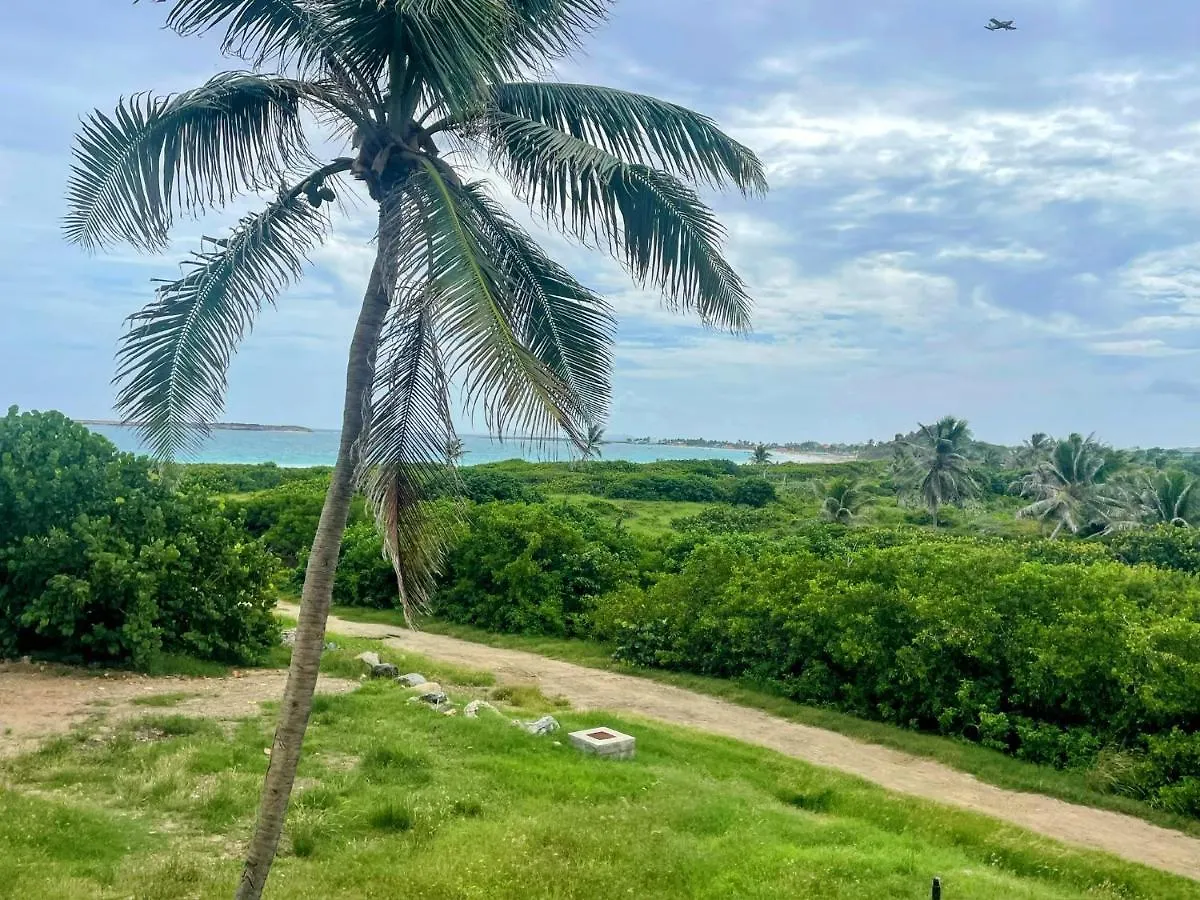 Newly Renovated 1 Bedroom Condo With Amazing Seaview! Beachfront Pool! Cul de Sac Apartment