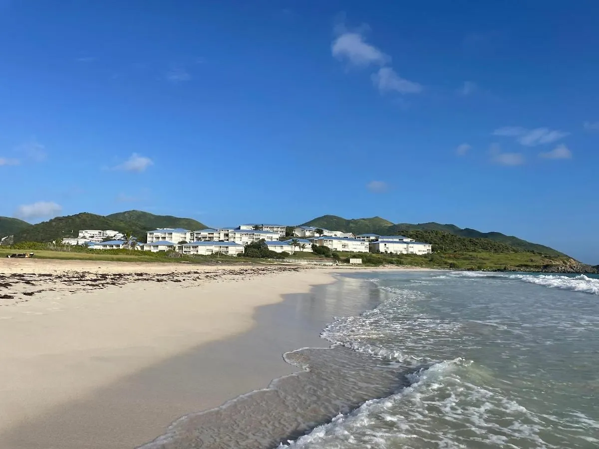 Newly Renovated 1 Bedroom Condo With Amazing Seaview! Beachfront Pool! Cul de Sac Apartment